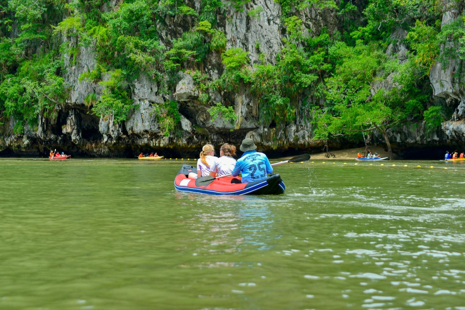 ジェームズ・ボンド島＆パンガー湾：プーケット発ロングテイルボートツアー＋送迎