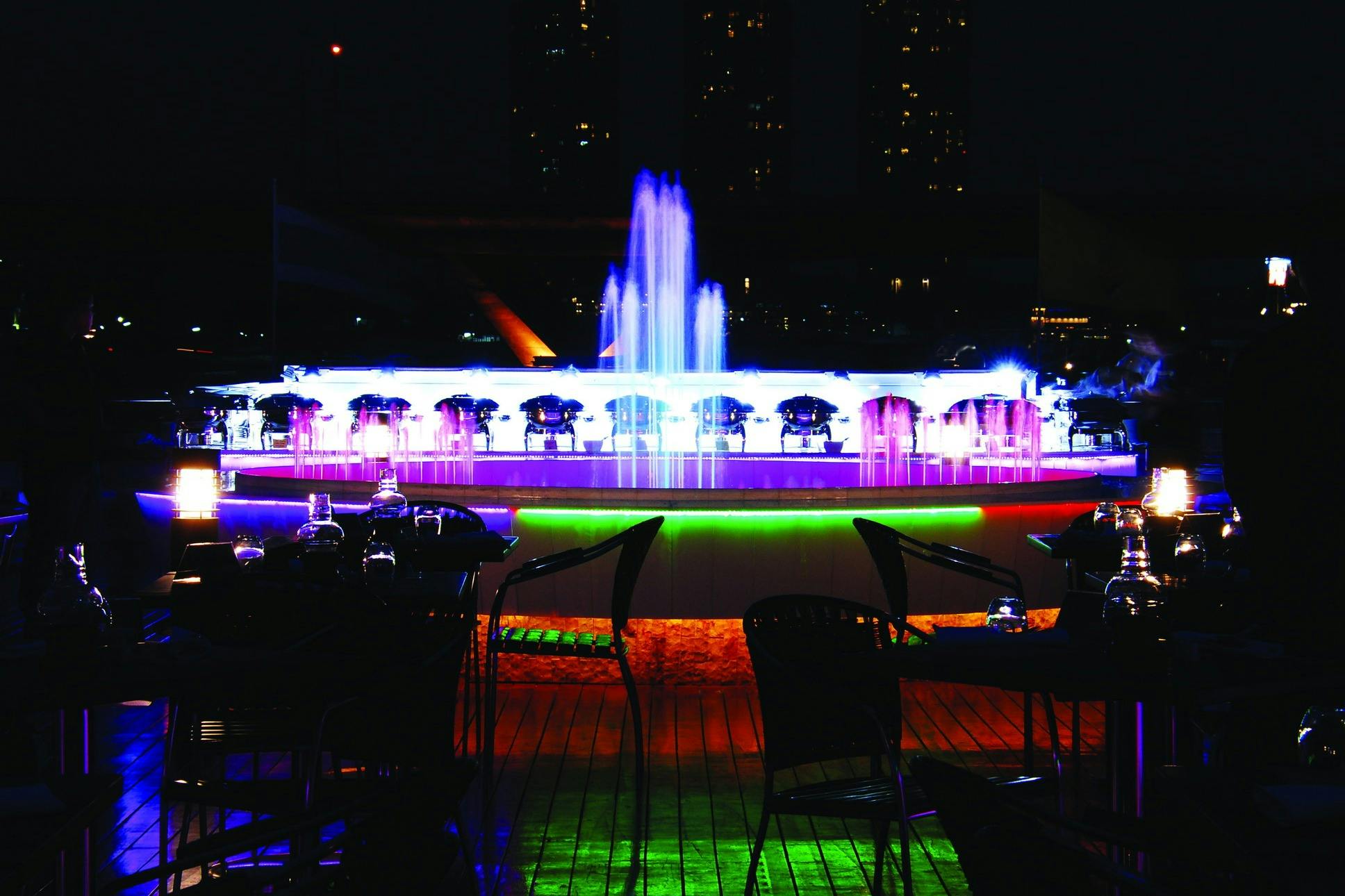 리버시티 부두에서 즐기는 방콕 펄 크루즈