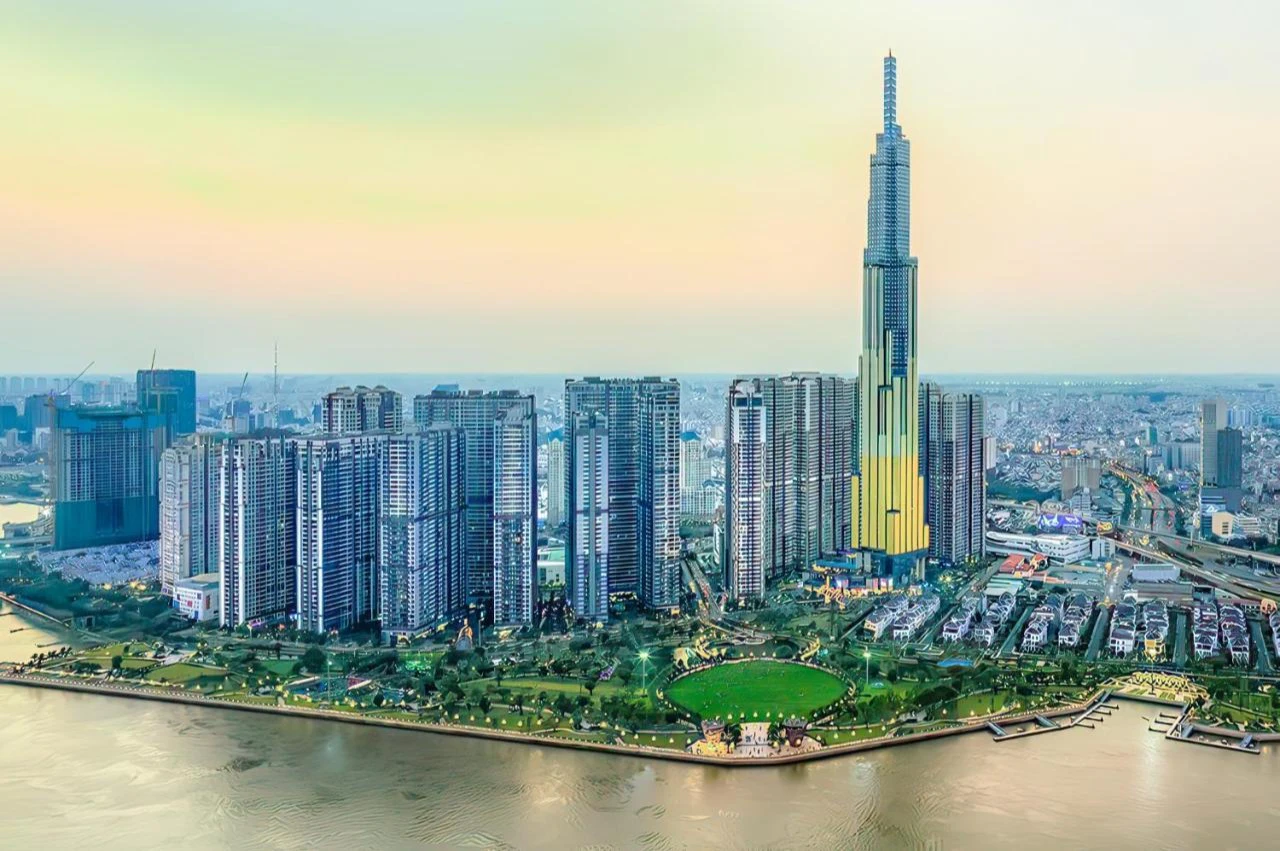 Landmark 81: SkyView Entry + VR Experience