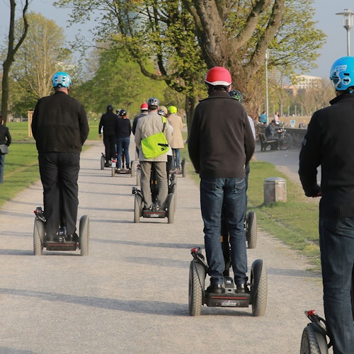 Düsseldorf: Rhine Tour with Segway