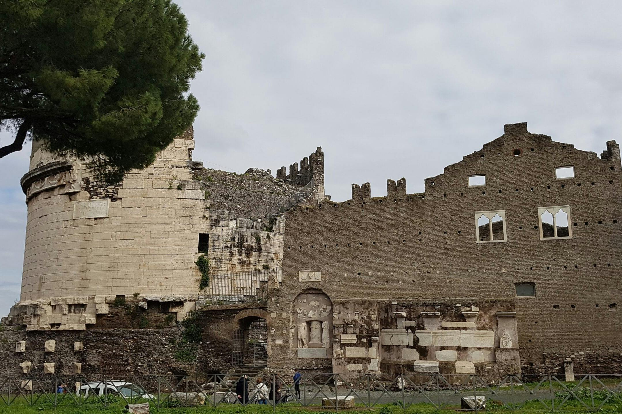 セシリア・メテッラの墓