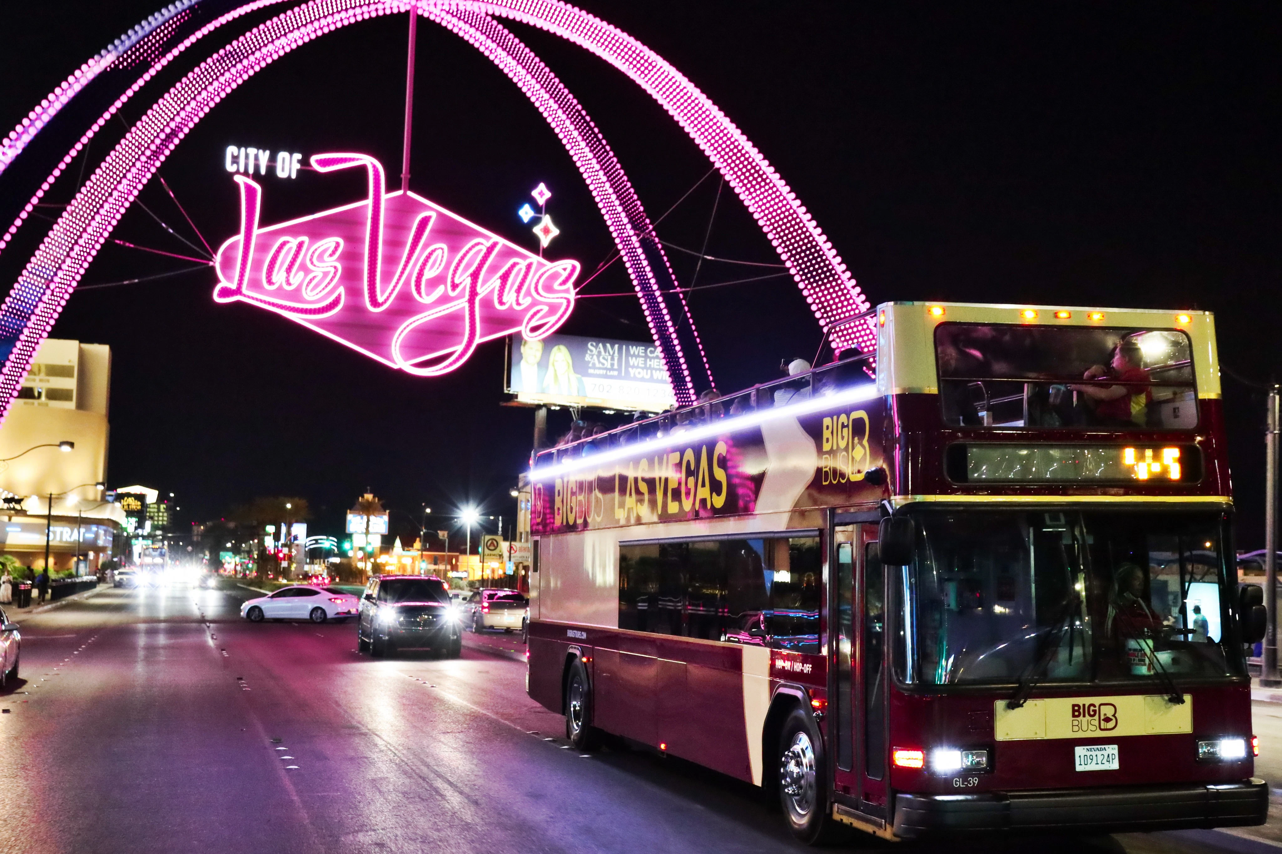 Las Vegas: Adults Only Night Tour + Drink