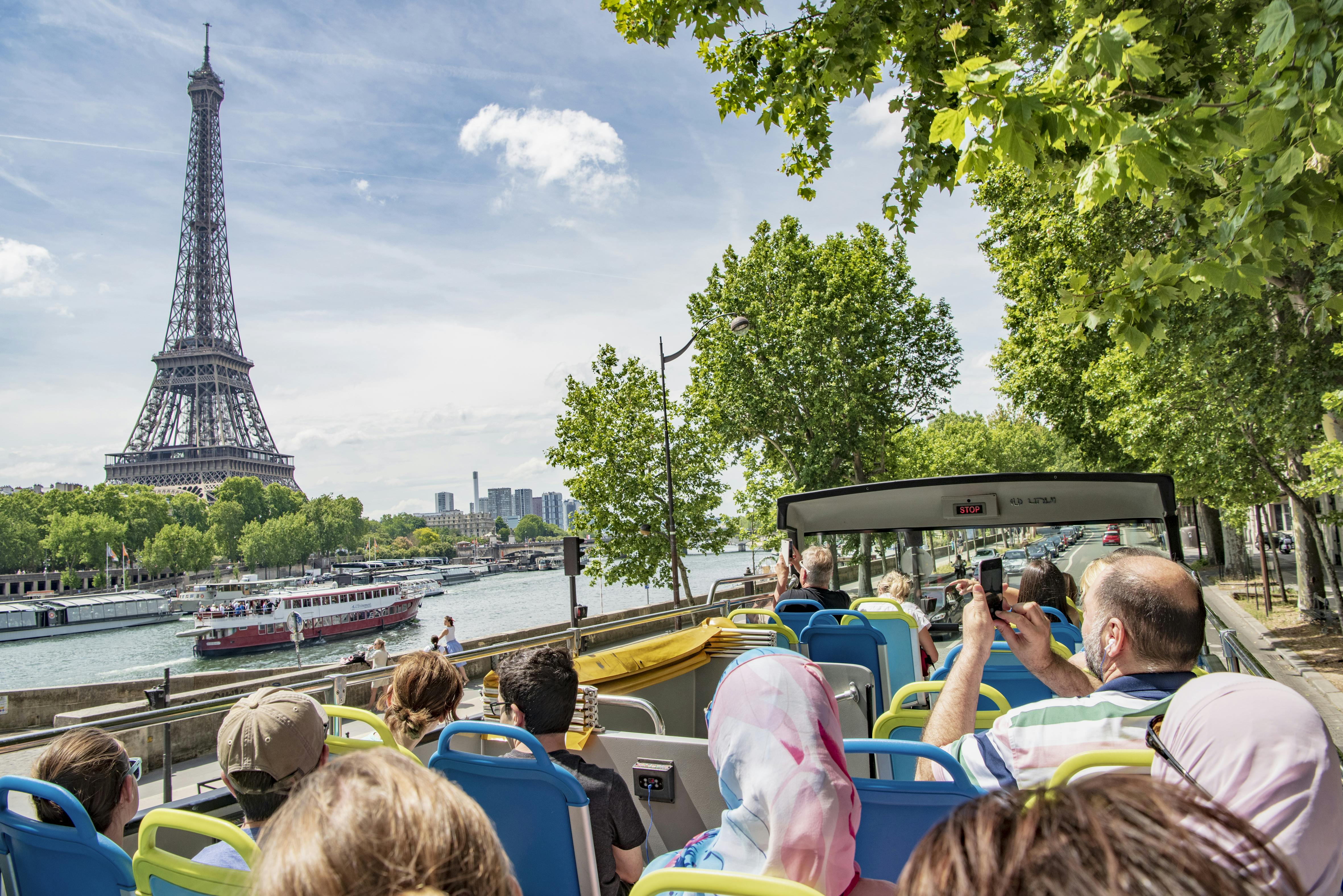 Hop on Hop off Bus Tours in Paris