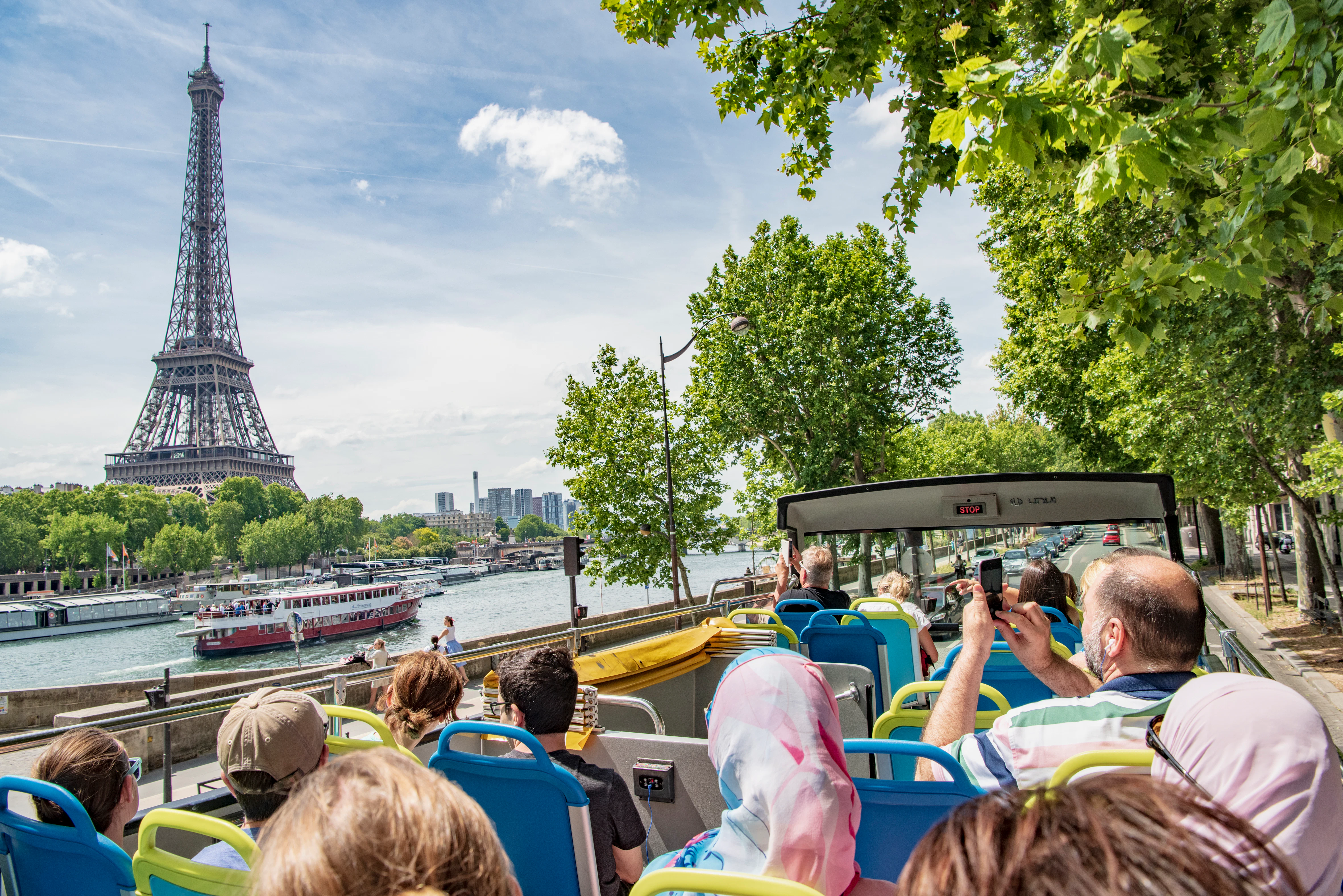 Tootbus: Hop-On-Hop-Off Tour Paris + Stade de France Guided Visit