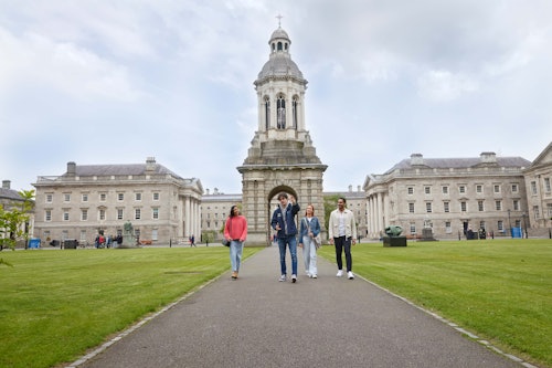Trinity Trails: Guided Walking Tour of Trinity College Campus