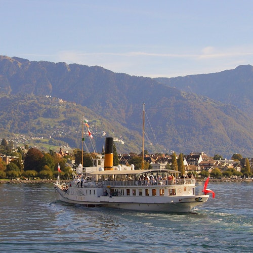 Tour en barco por la Riviera suiza