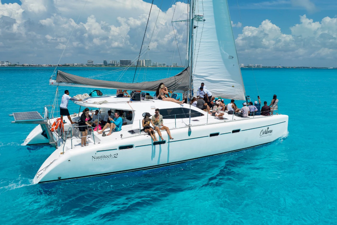 Cancun: Catamaran Tour with Snorkeling, Buffet Lunch & Drinks