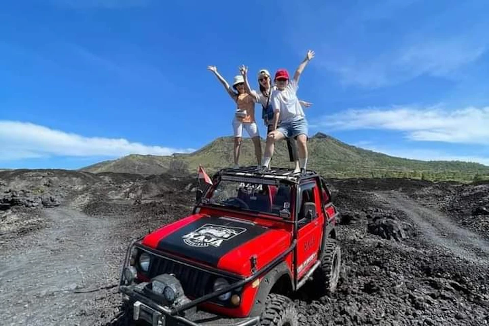 jeep black lava