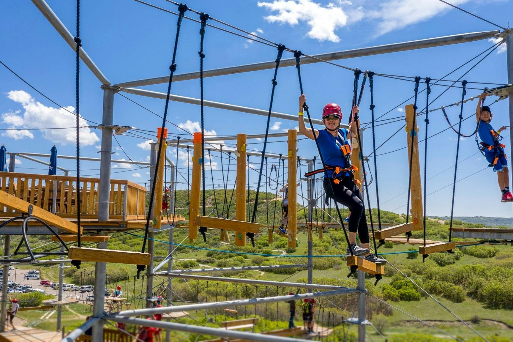 边缘高空滑索和探险