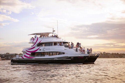 Sydney Harbour: All-Inclusive Luxury Dinner Cruise by Journey Beyond
