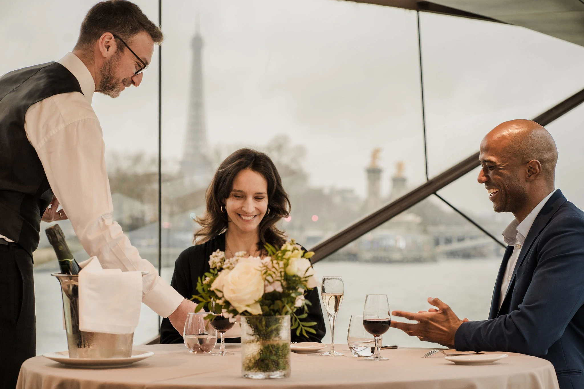 Seine River: Dinner Cruise with Live Music by BATEAUX-MOUCHES®