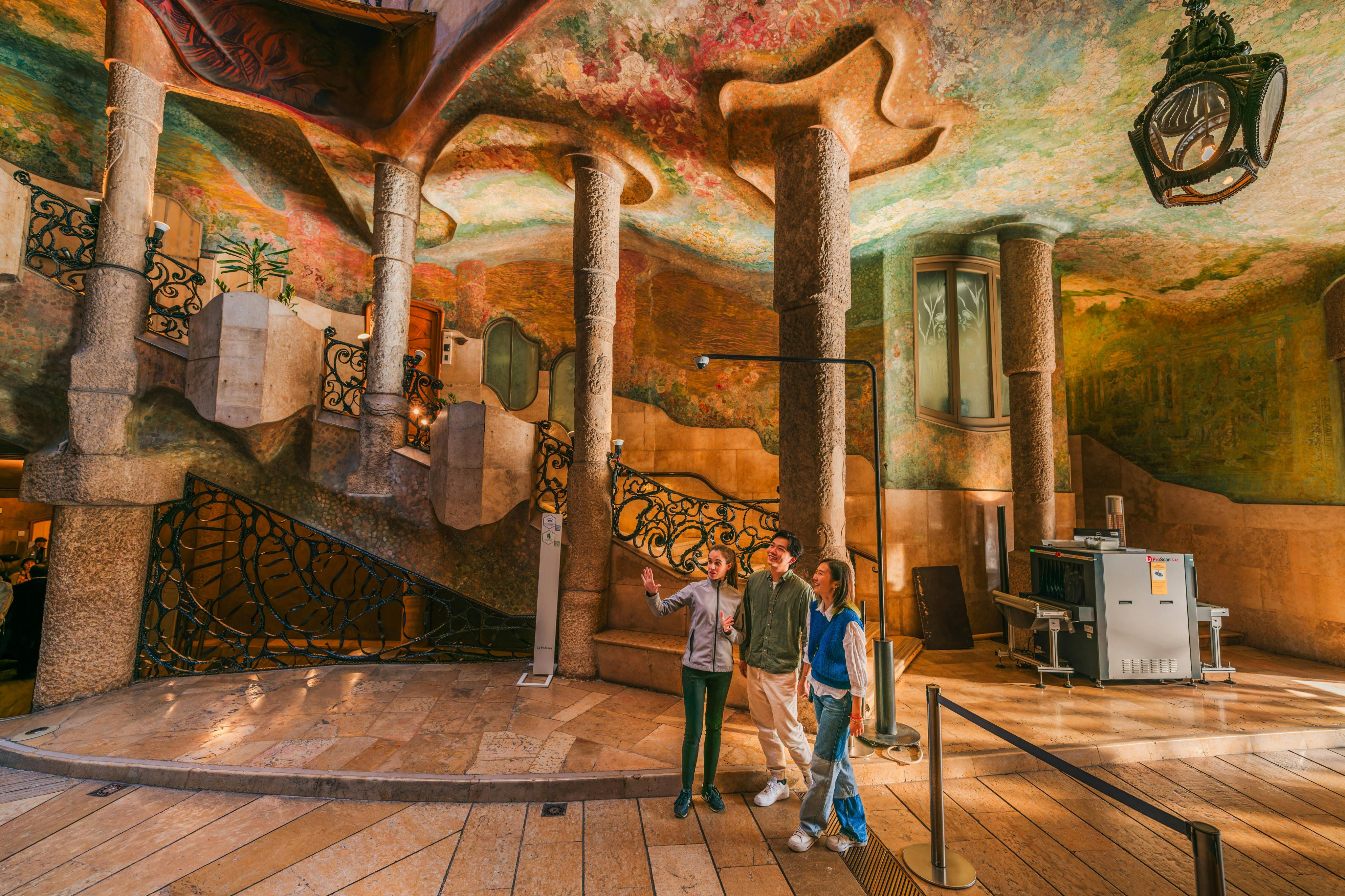 Casa Milà - La Pedrera: Small Group Guided Tour + Glass of Cava 4
