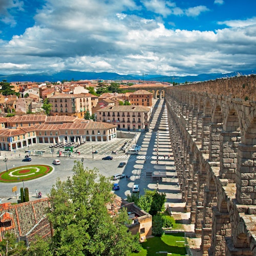 Ávila and Segovia: Day Trip from Madrid with Entry to the Alcázar of Segovia
