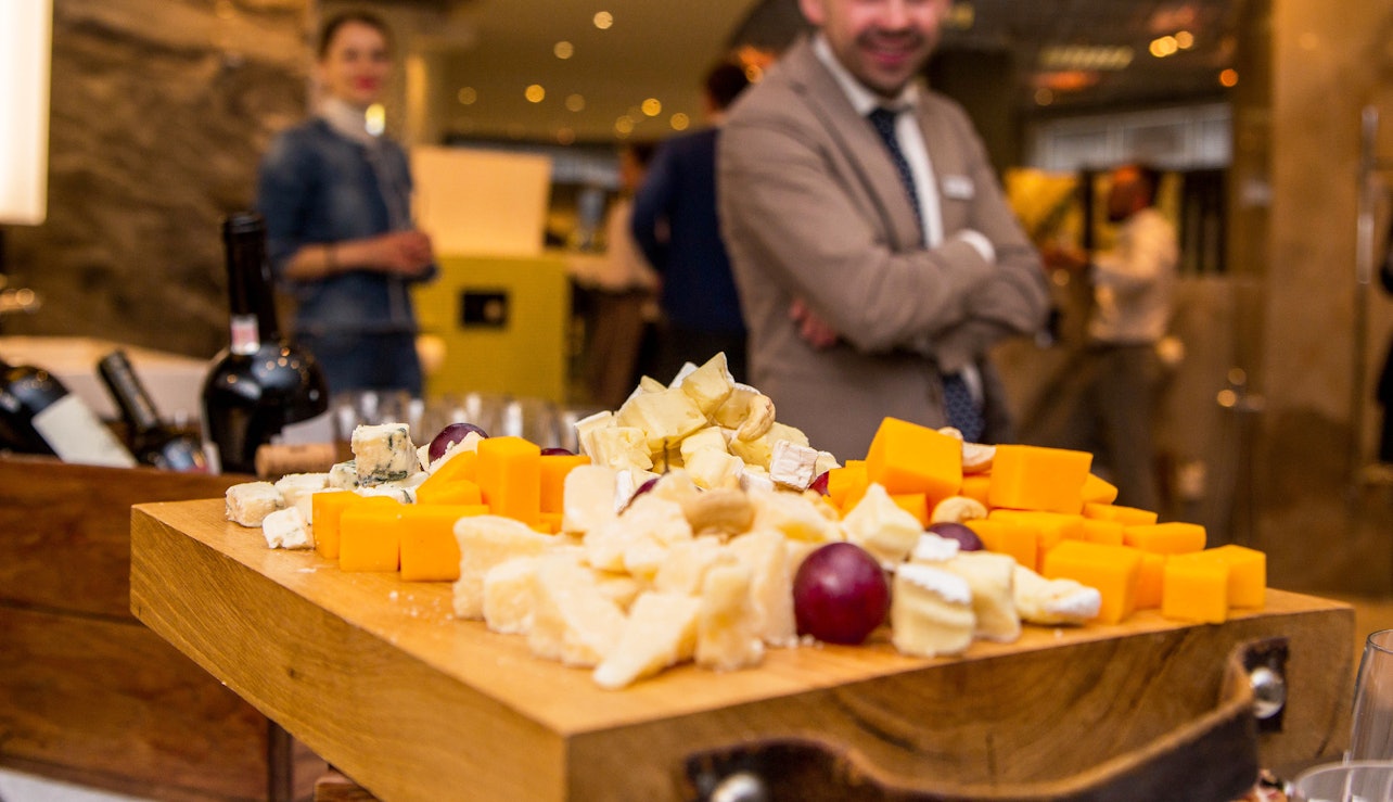 Bordeaux: Wine and Cheese Tasting in an Authentic Wine Cellar - Accommodations in Bordeaux