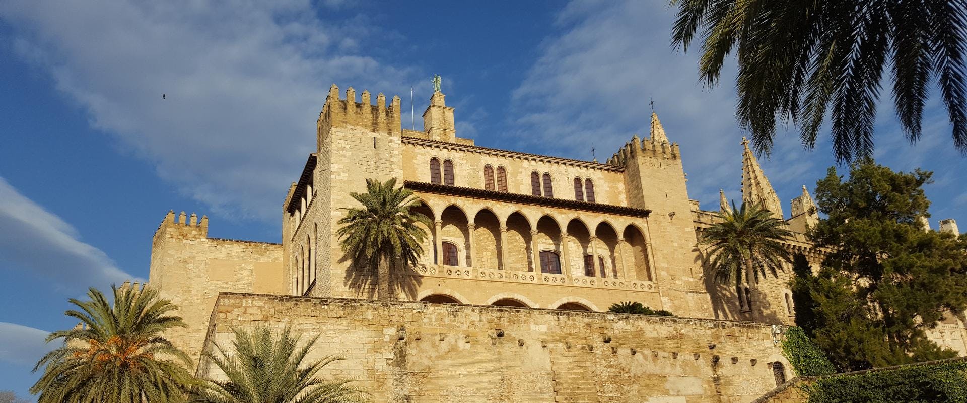 Palácio Real de La Almudaina: Bilhetes e Visitas Guiadas