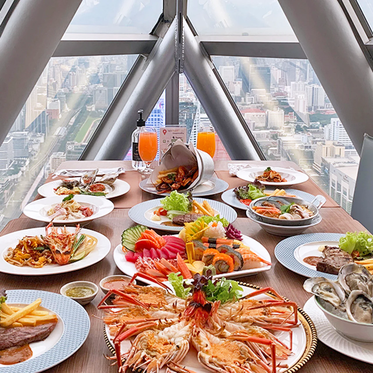 Bangkok: Buffet Lunch/Dinner at Baiyoke Sky Restaurant in Bangkok β Tiqets