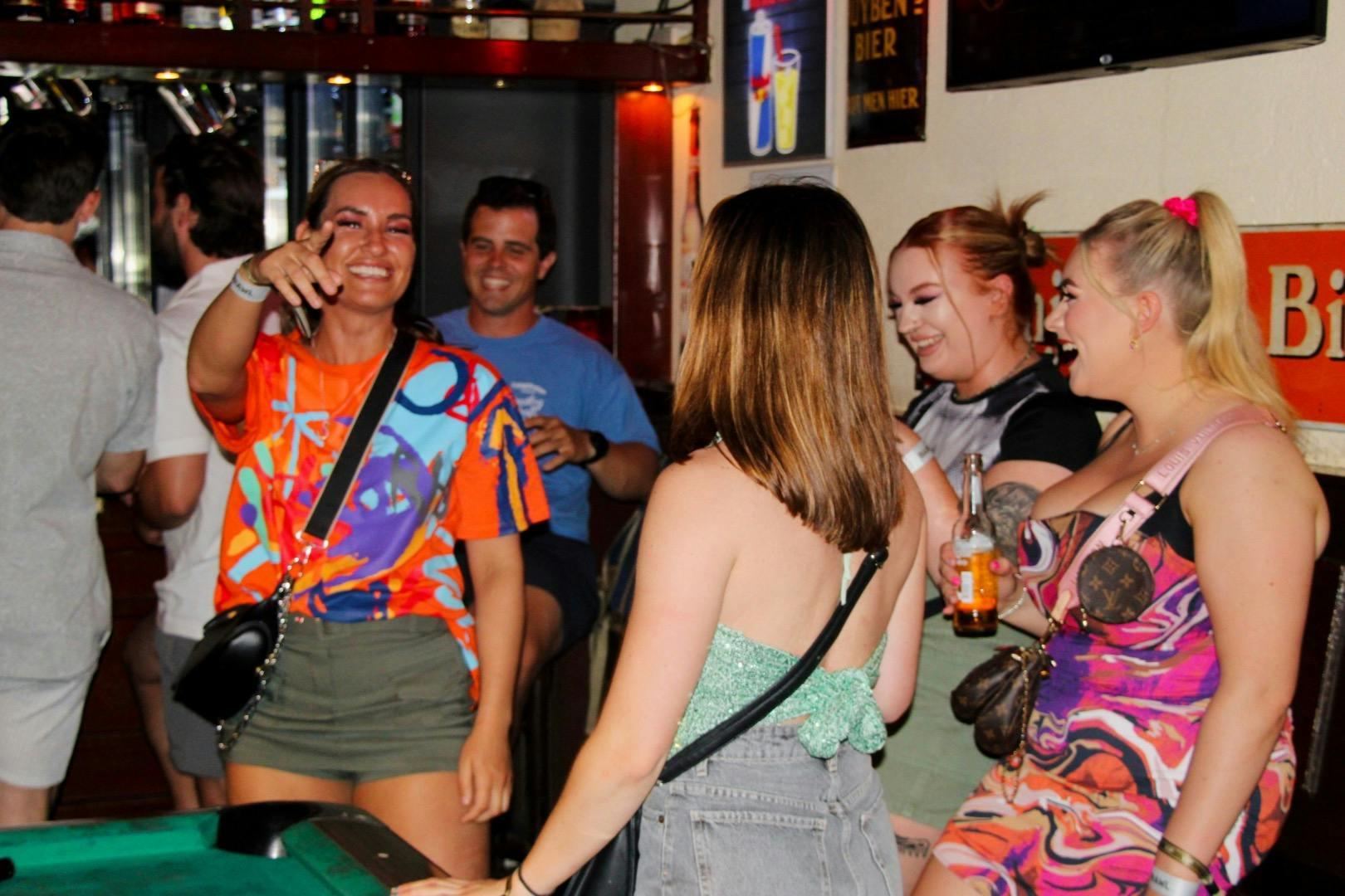 我们某个地点的几位房客的照片