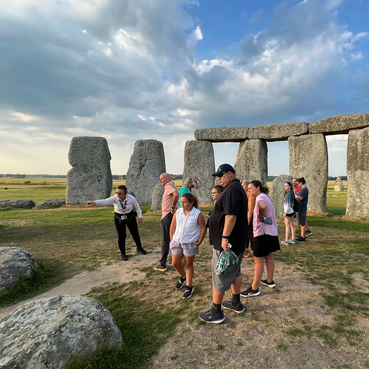Stonehenge, Lacock & Bath: Guided Tour from London + Private Inner Circle Access