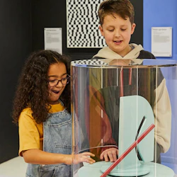 Twist Museum: Entry Ticket 3
