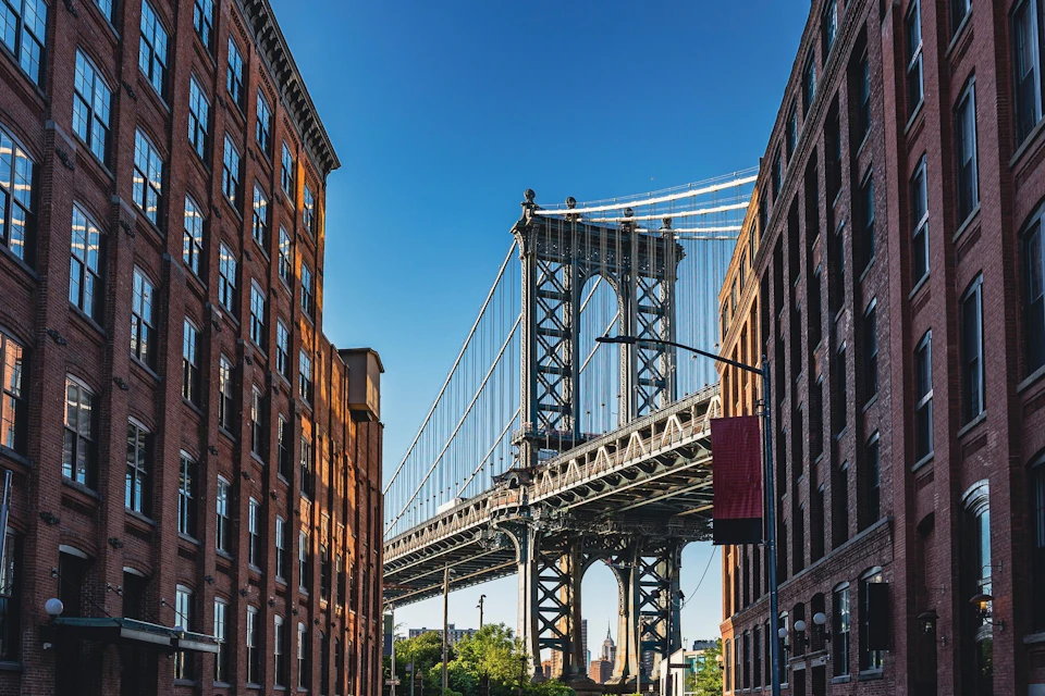 Brooklyn Bridge & DUMBO Walking Tour