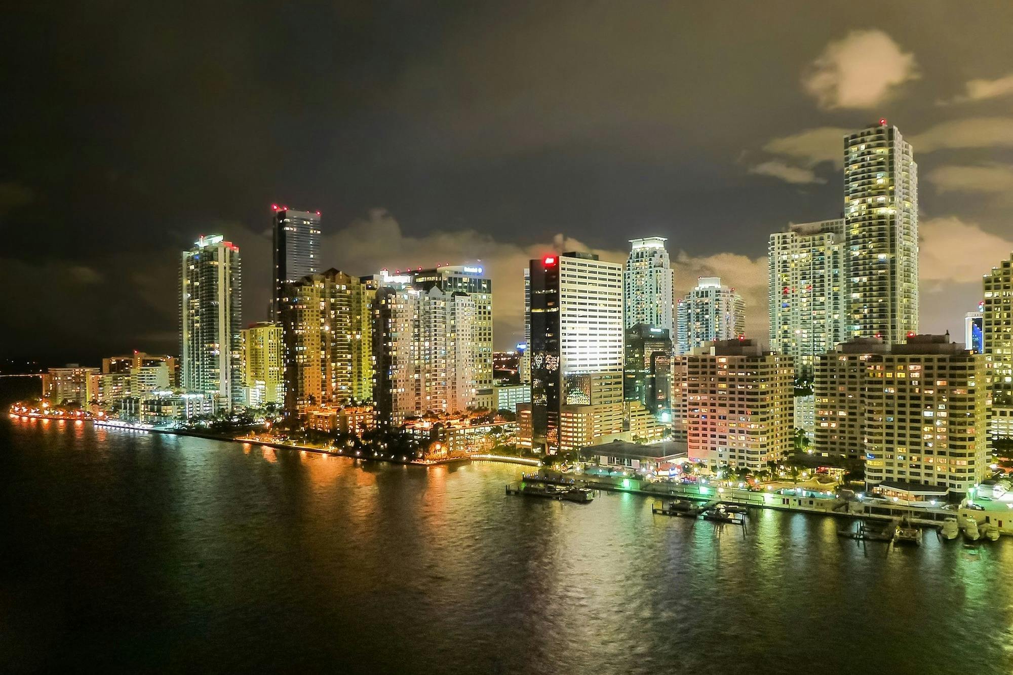 Απόλαυσε τη θέα στους ουρανοξύστες Downtown Miami, South Beach, Brickell και πολλά άλλα