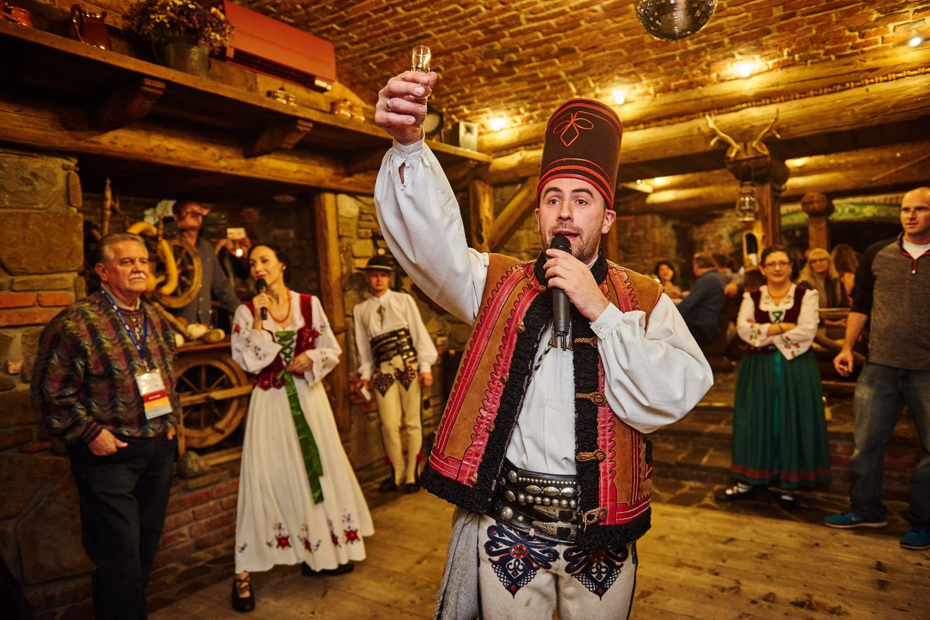 Krakow: Private Polish Folk Show & Dinner