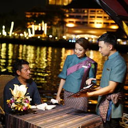 Bangkok: Chao Phraya River Manohra Sunset Dinner Cruise 4