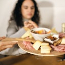 Incredibile piatto di formaggio e prosciutto