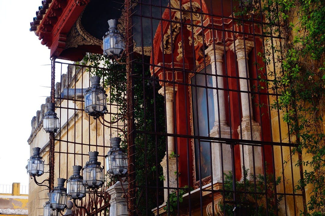 La Vergine delle Lanterne alla Moschea