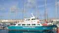 Majorero-Schiff im Hafen von Corralejo festgemacht