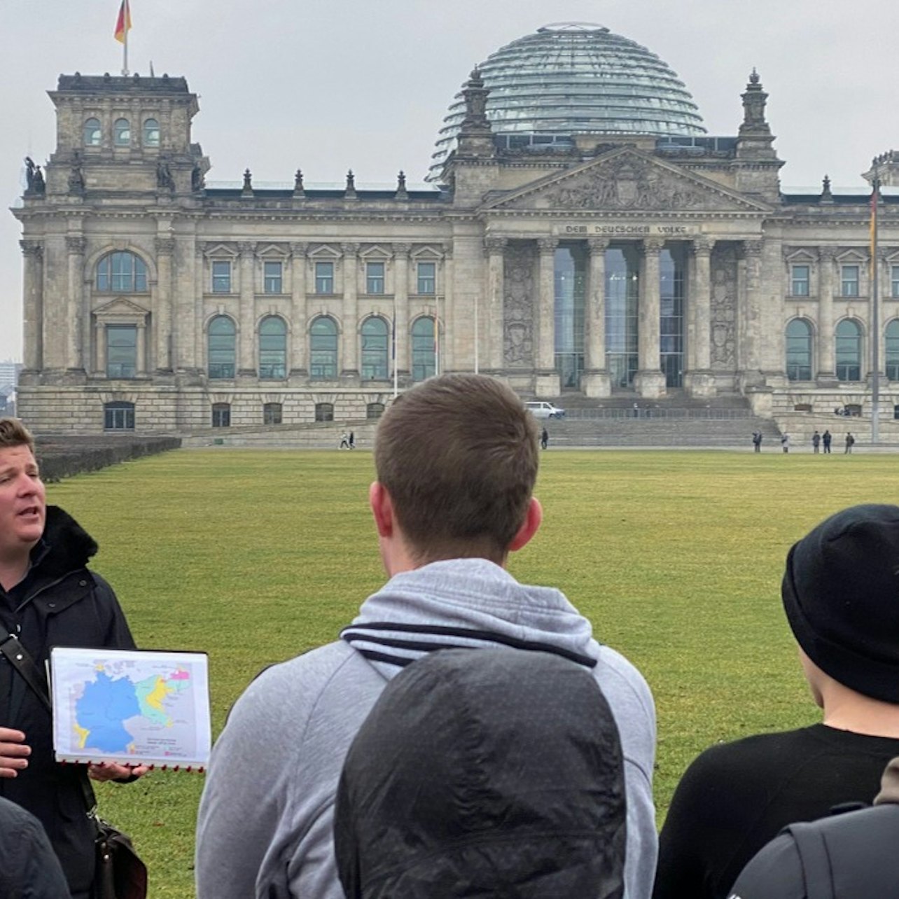 Campo de batalla del Reichstag: Visita guiada a pie - Alojamientos en Berlín