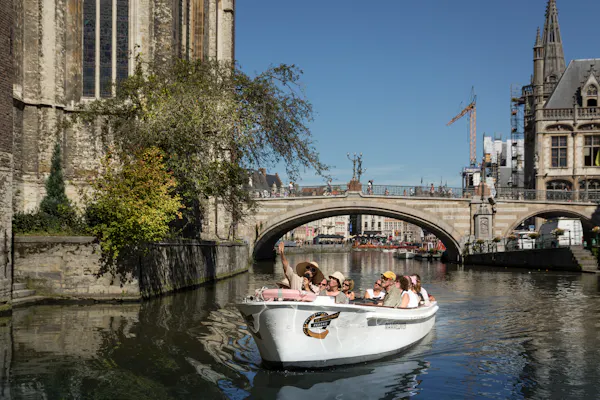 Visite Guidée en Bateau à travers le Gand Historique