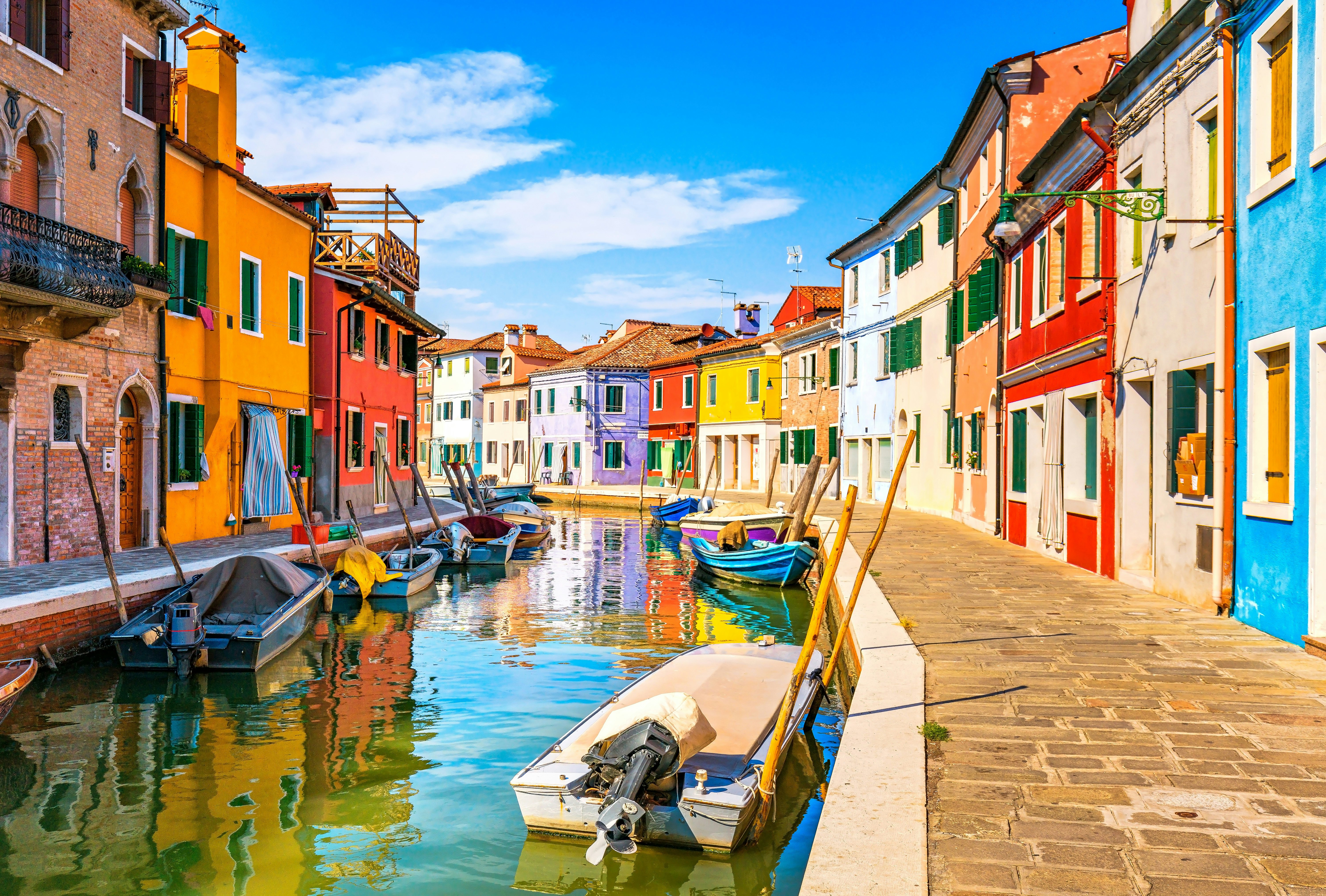 Murano e Burano: passeio de barco + demonstração de sopro de vidro