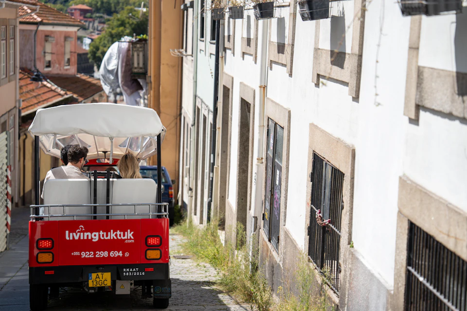 Tuk Tuk + Cruise