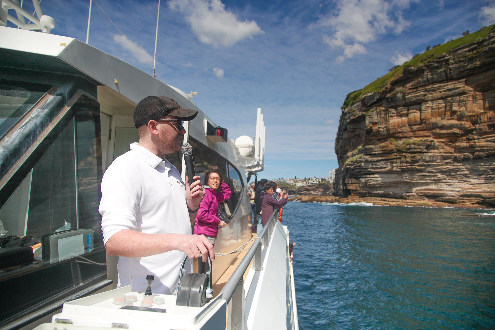 Sydney Harbour: 2-Hr Whale Watching Cruise from Campbells Cove