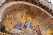 Mosaico externo da Basílica