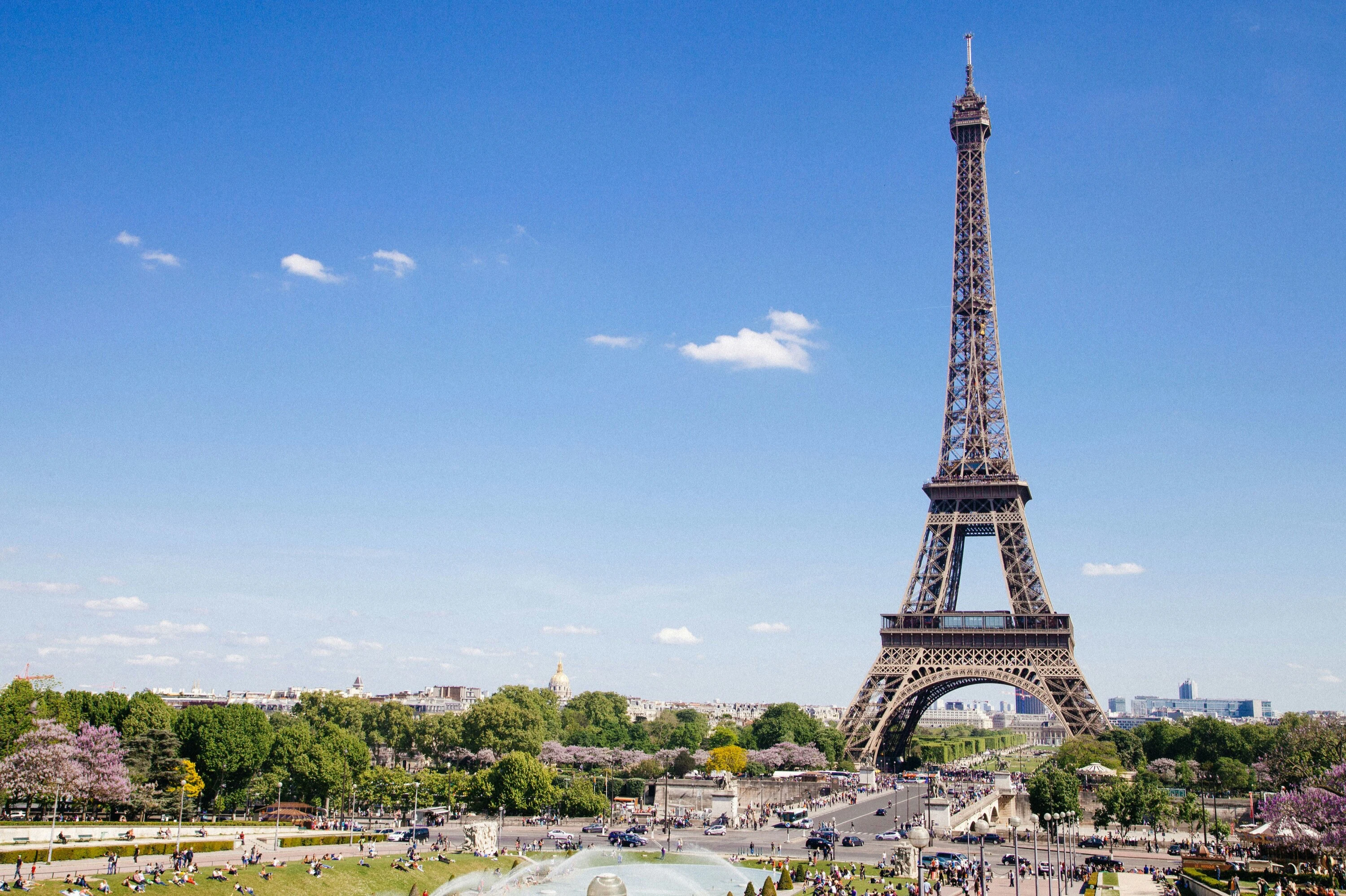 Eiffel Tower & Versailles Palace: Day Tour from Paris + Roundtrip Train Tickets