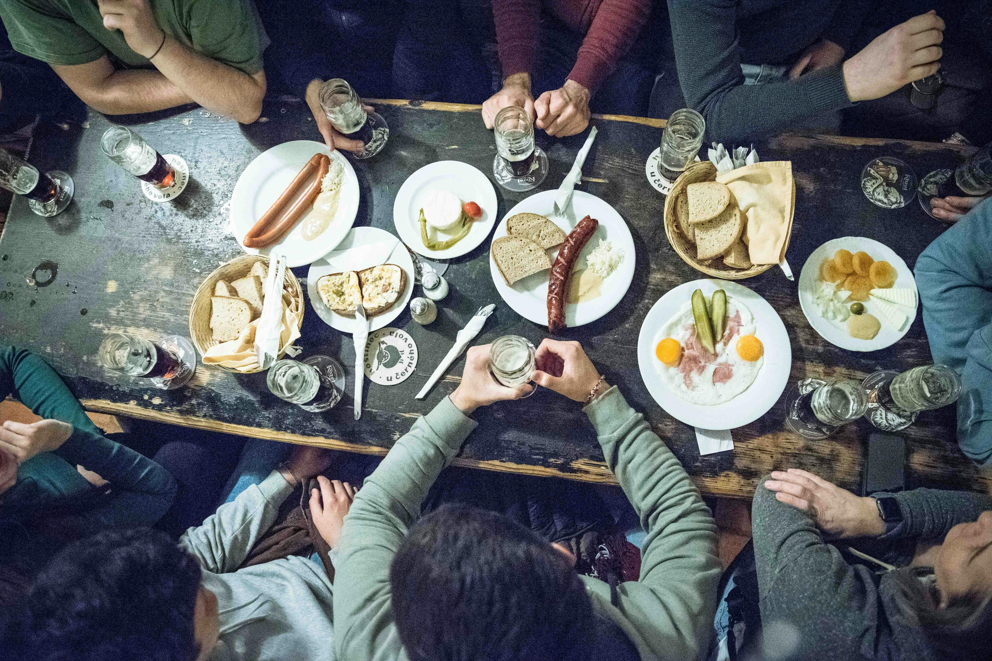 品尝传统的「啤酒食品」。