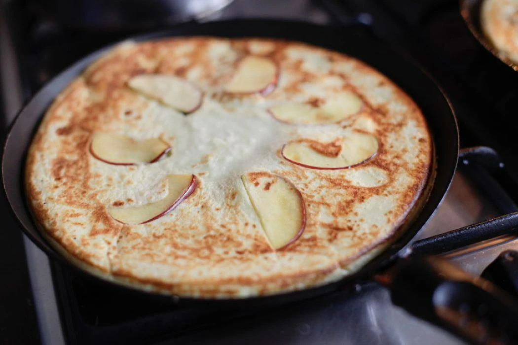 Amsterdam: Dutch Pancake Cooking Class + Lunch in a Canal House
