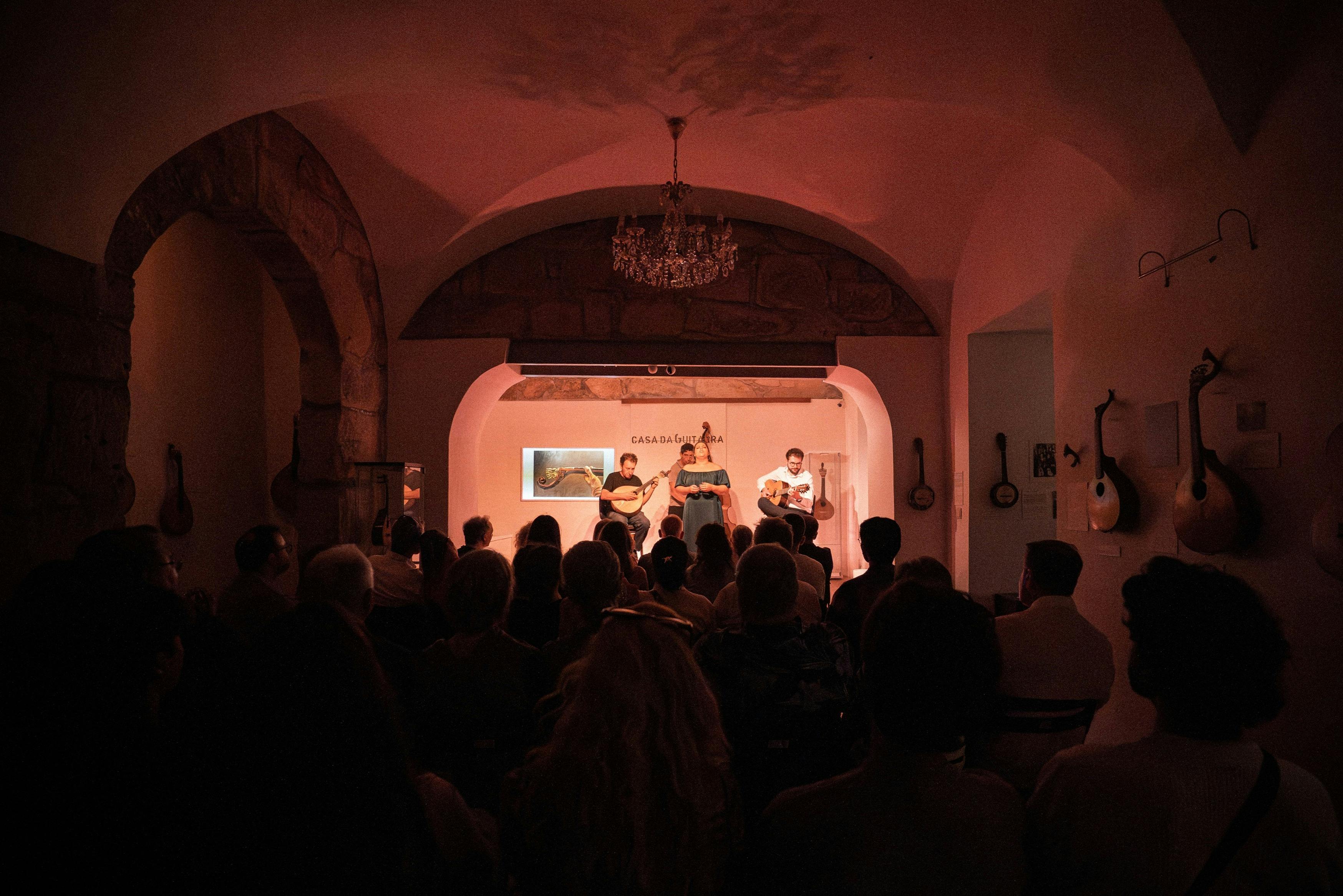 Porto: Fado Concert in Casa da Guitarra with Port Wine - Photo 2