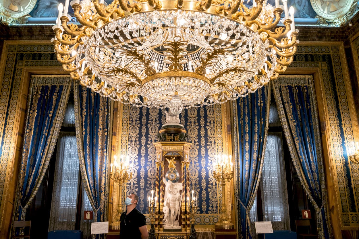 Royal Palace of Madrid: Skip The Line Ticket + Small Group Guided Tour 4
