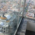 从拉丁美洲塔（Torre Latinoamericana）37 层俯瞰贝拉斯艺术宫（Palacio de las Bellas Artes）。