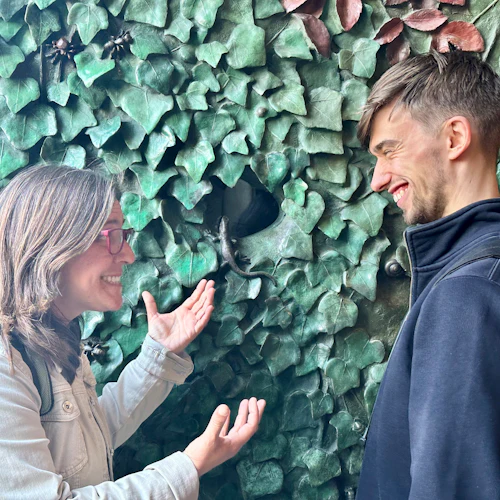 Sagrada Familia: Go With a Local Guided Tour - Photo 3