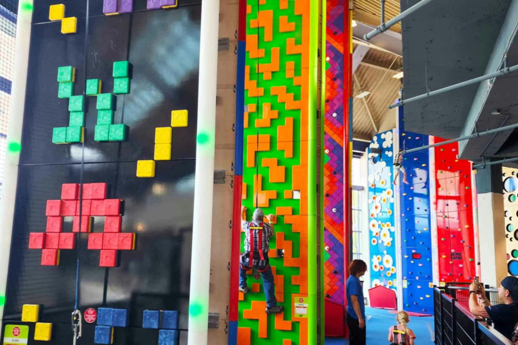 LiggettVille San Antonio: Pista Rápida + Pista de Cordas Altas, Tirolesa e Parede de Escalada - Photo 9