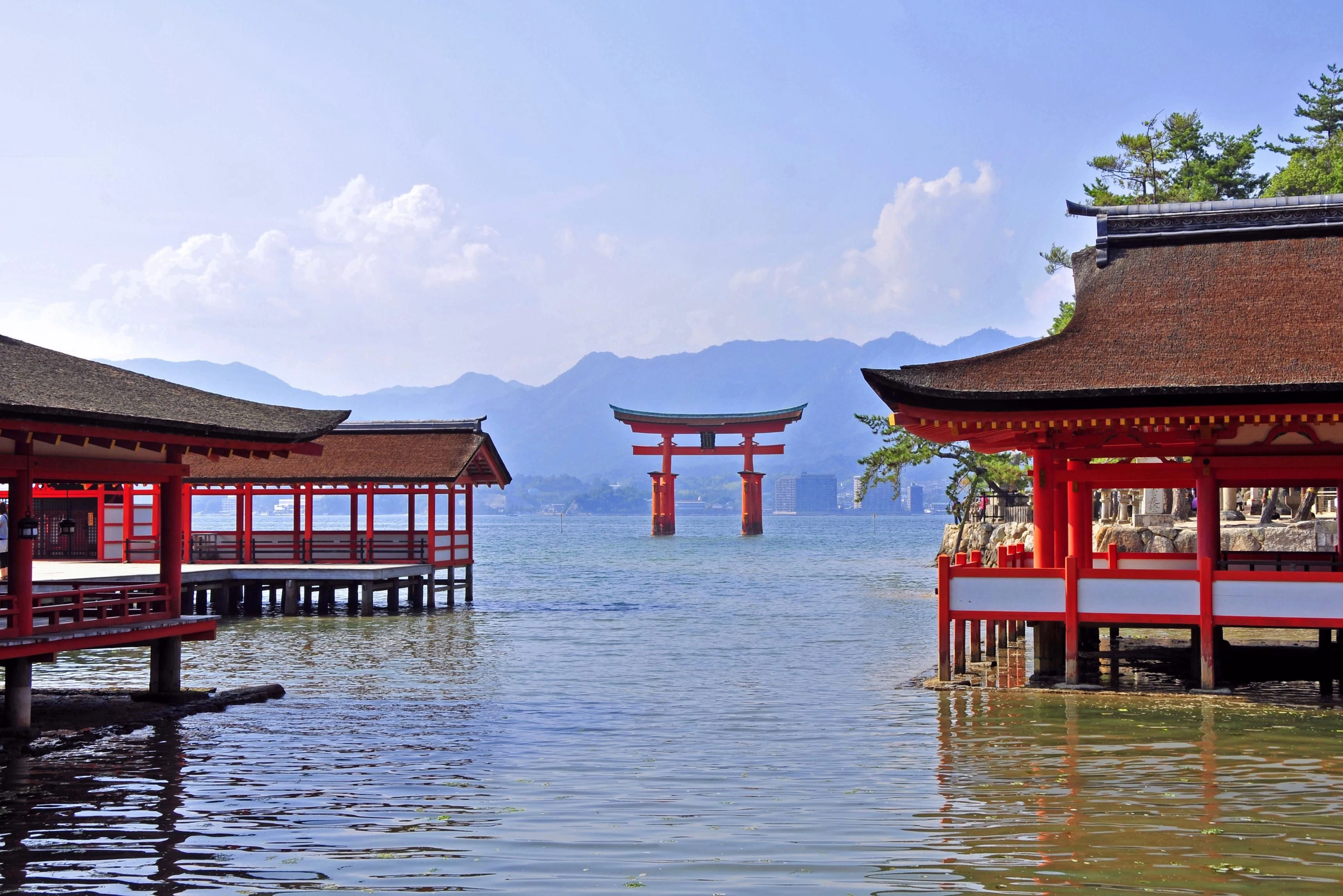 Hiroshima & Miyajima: Guided Tour from Kyoto or Osaka + Shinkansen & Ferry Ride