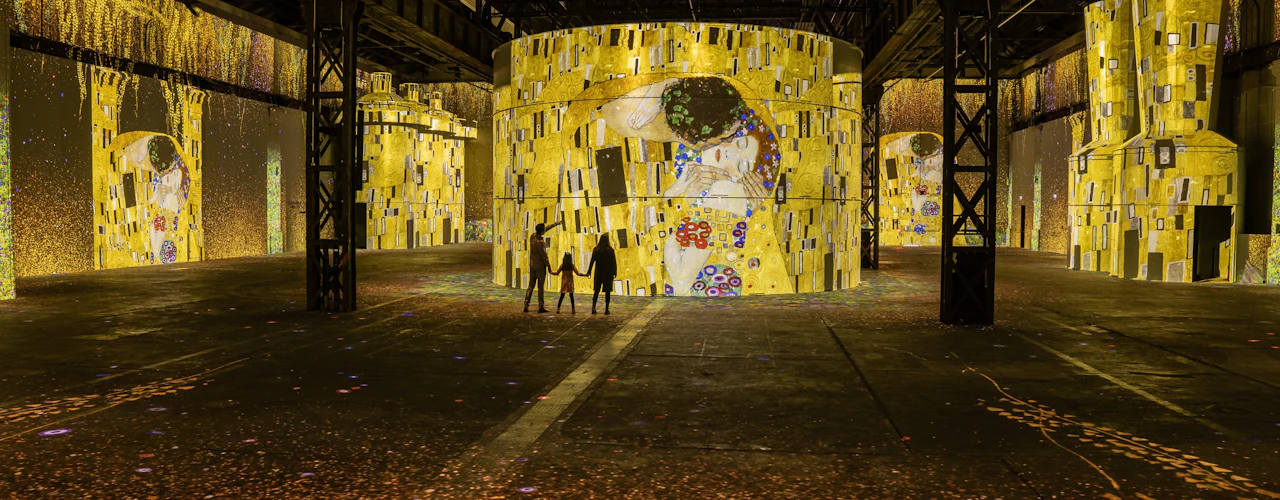 Phoenix des Lumières: Klimt, Hundertwasser, The Journey