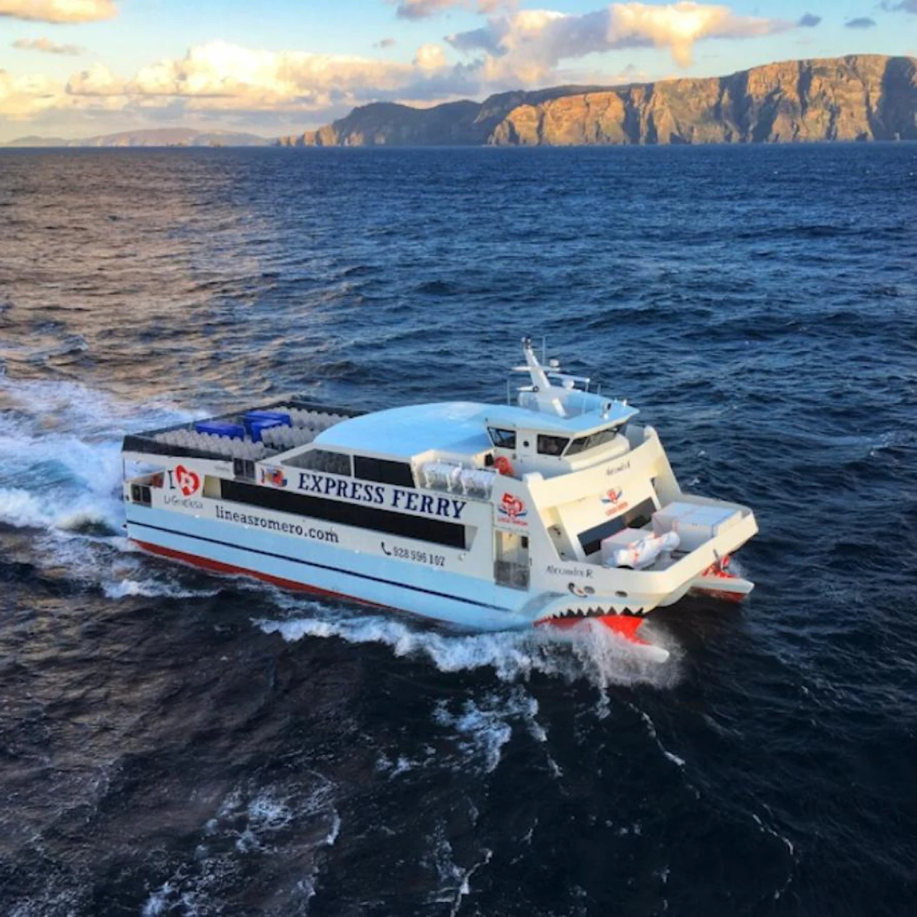 La Graciosa: Ferry from Lanzarote