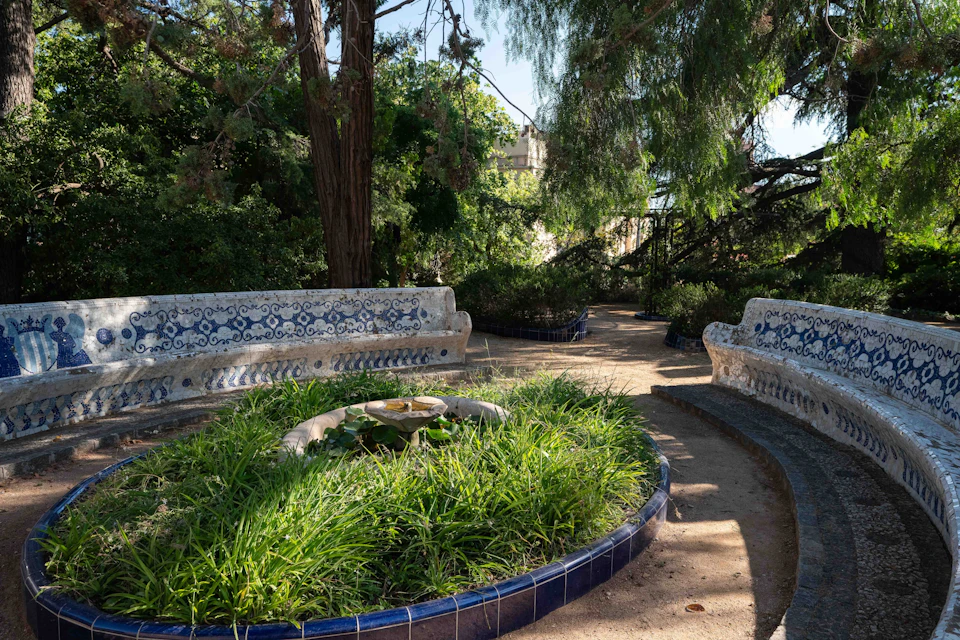 Eye-shaped garden benches