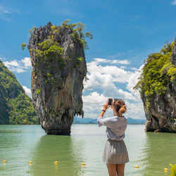 Reshoot the famous scene from the 1974 James Bond movie "The Man with the Golden Gun".
