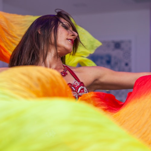 Portimão: Espectáculo de Danza Árabe con Tapas y Vino